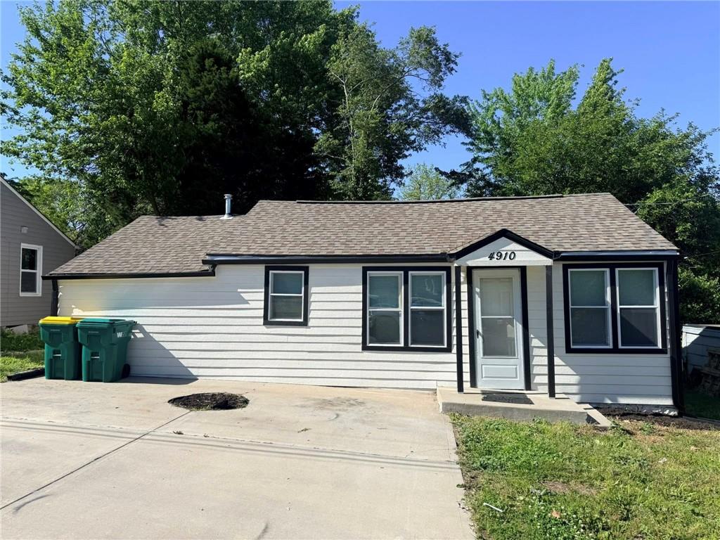 Listing Photo MLS #HMS2618055