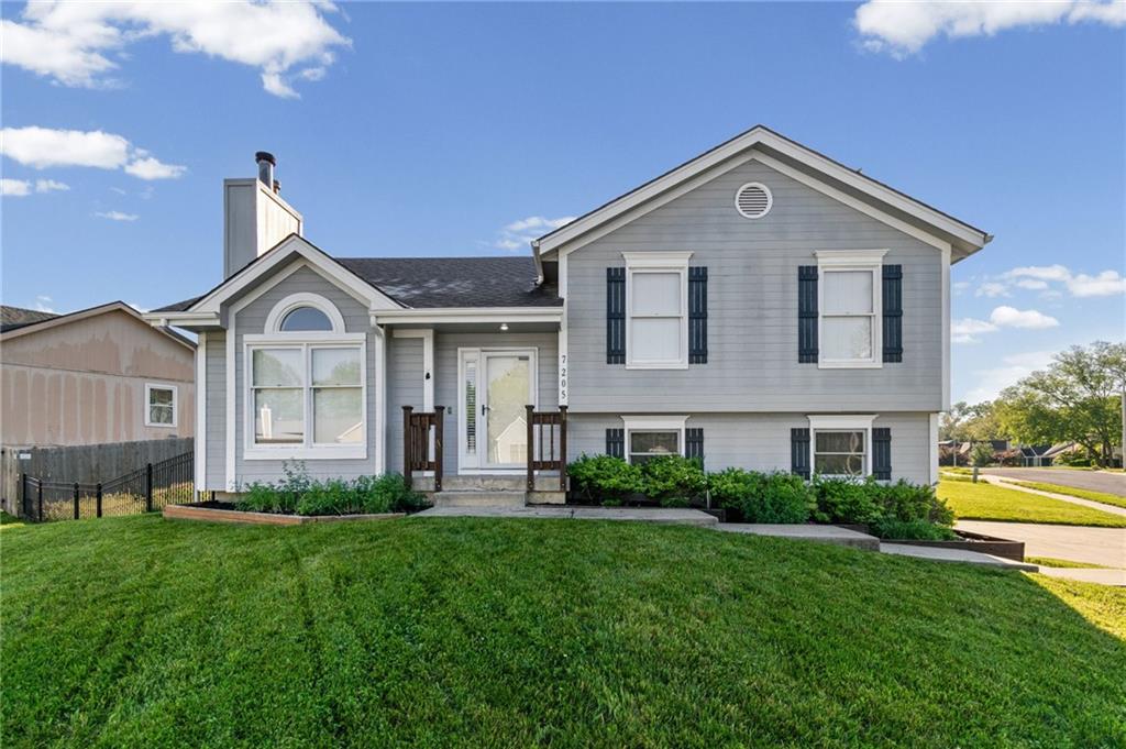 Listing Photo MLS #HMS2618263