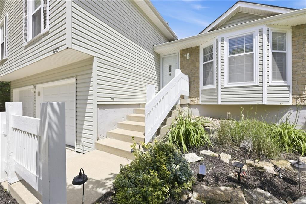 Listing Photo MLS #HMS2618427