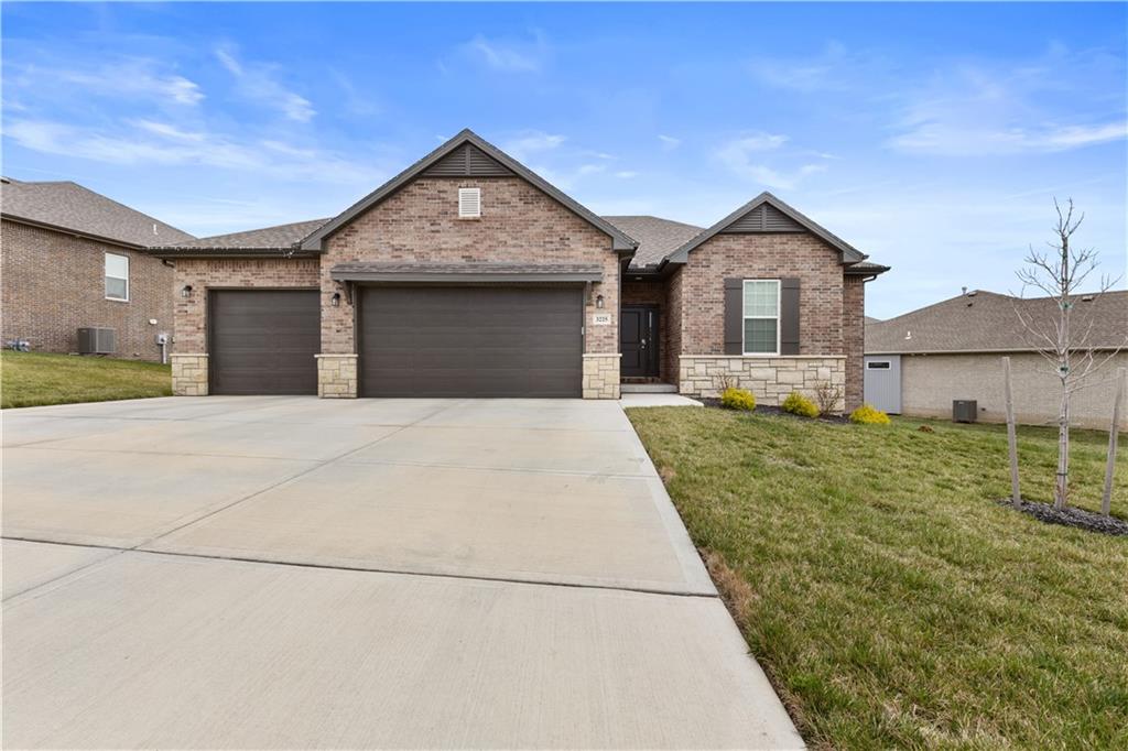 Listing Photo MLS #HMS2619774