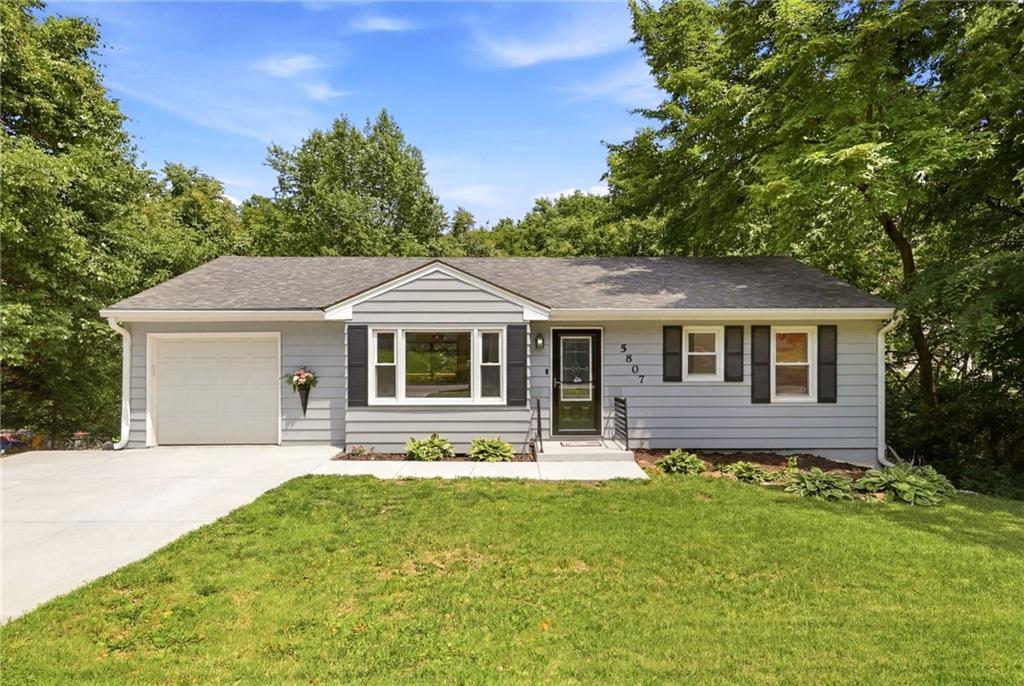 Listing Photo MLS #HMS2619818