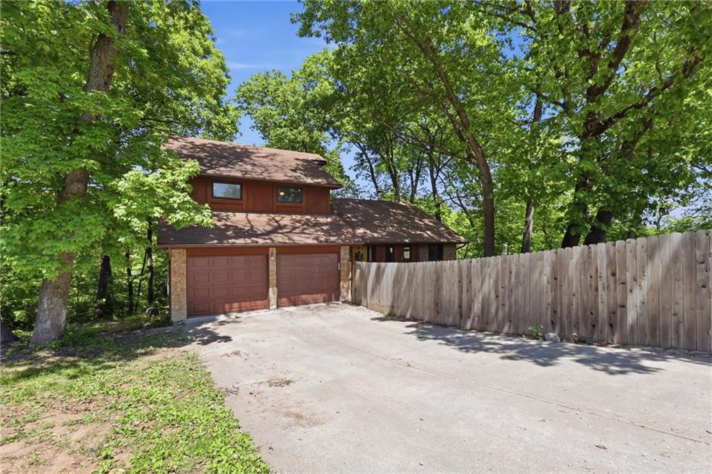 Listing Photo MLS #HMS2619927
