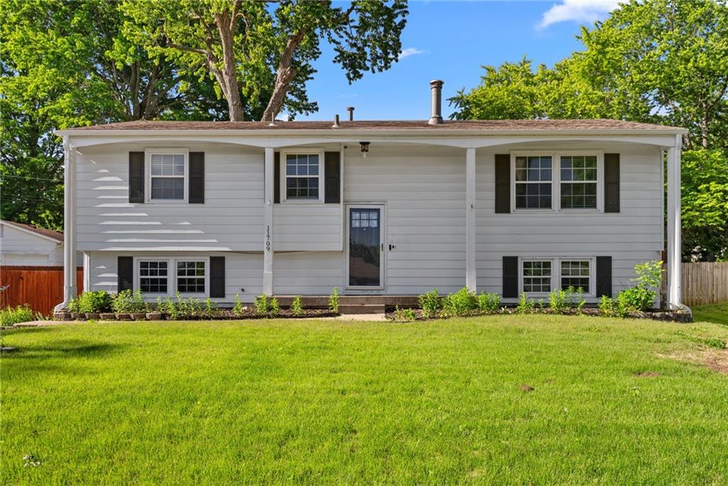 Listing Photo MLS #HMS2620098