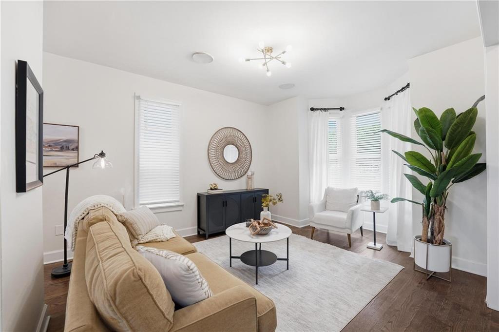 Listing Photo MLS #HMS2621555