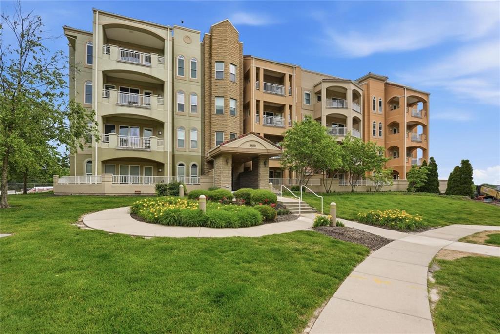 Listing Photo MLS #HMS2622917
