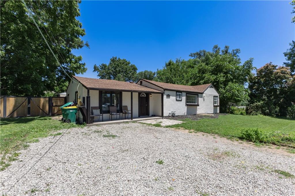 Listing Photo MLS #HMS2625941