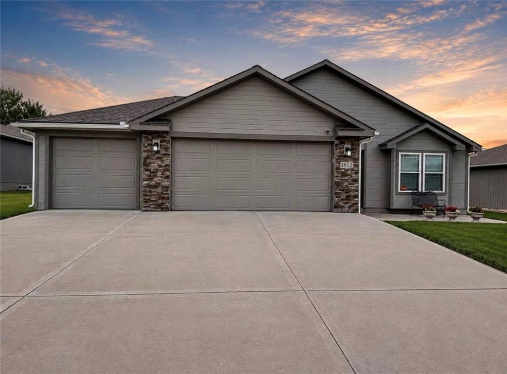 Listing Photo MLS #HMS2627255
