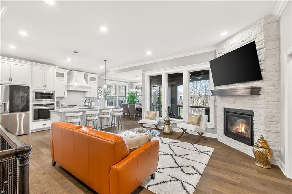 Listing Photo MLS #HMS2627347