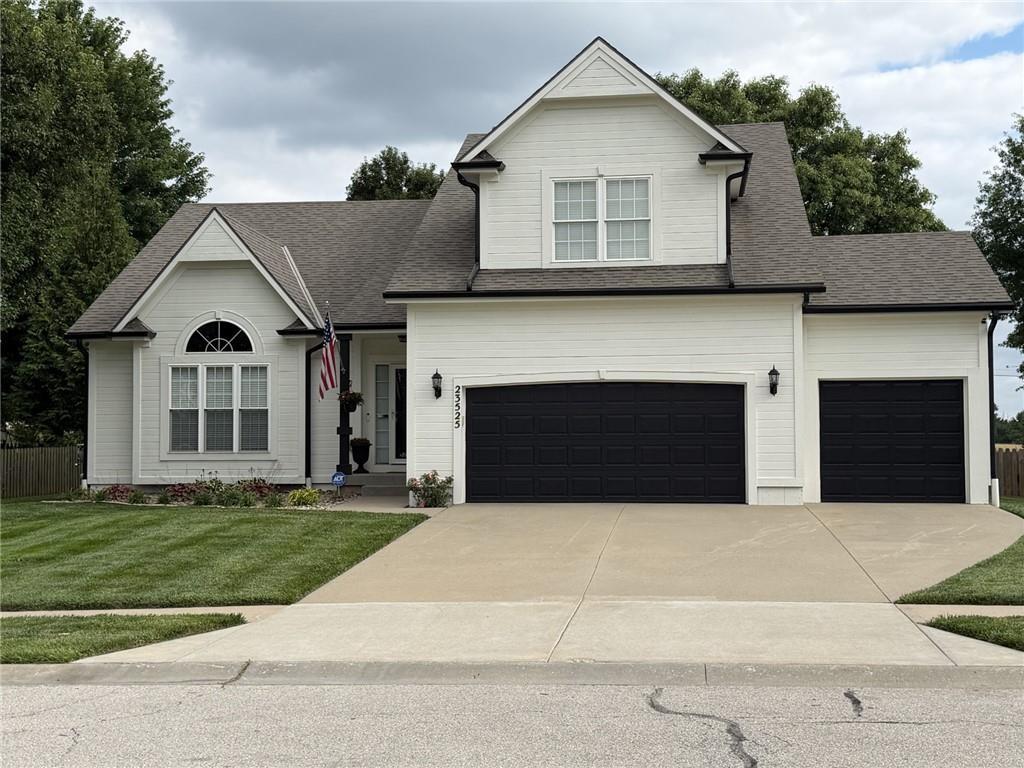 Listing Photo MLS #HMS2627557