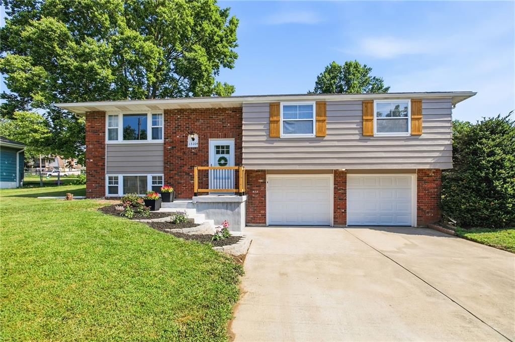 Listing Photo MLS #HMS2629031