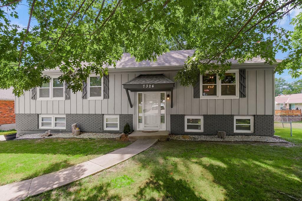 Listing Photo MLS #HMS2631070