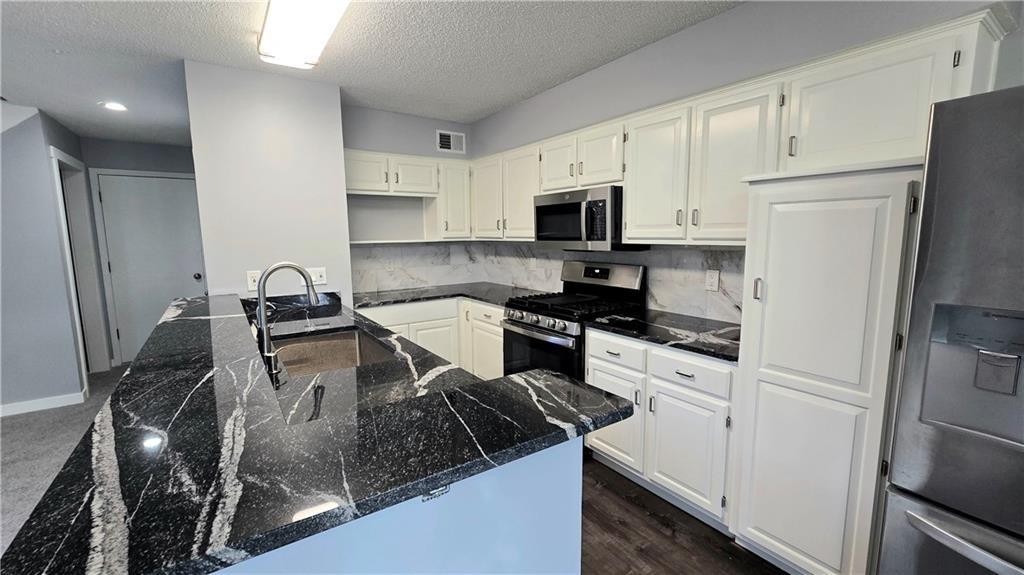 Listing Photo MLS #HMS2631295