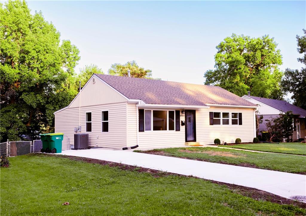 Listing Photo MLS #HMS2631697