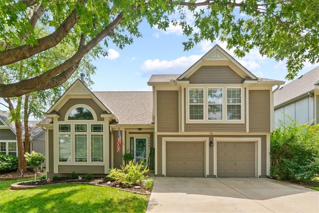 Listing Photo MLS #HMS2631775