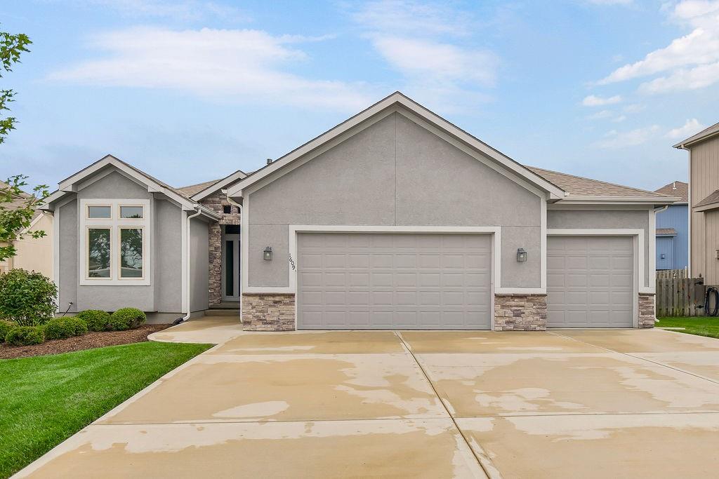 Listing Photo MLS #HMS2632014