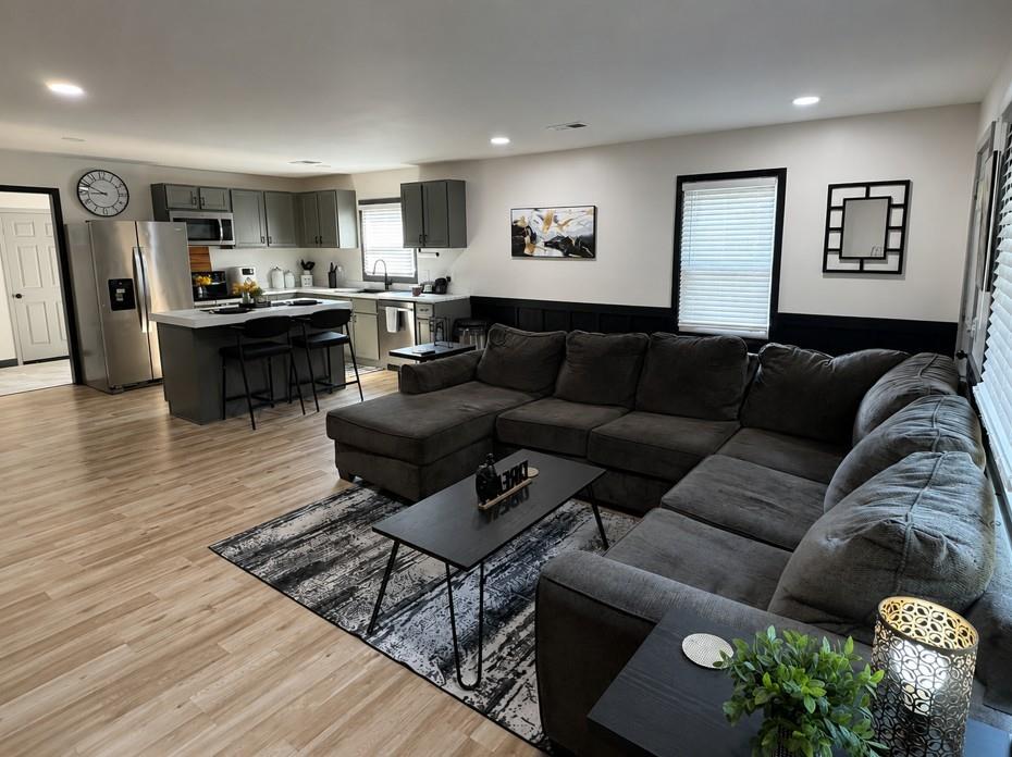 Listing Photo MLS #HMS2632058