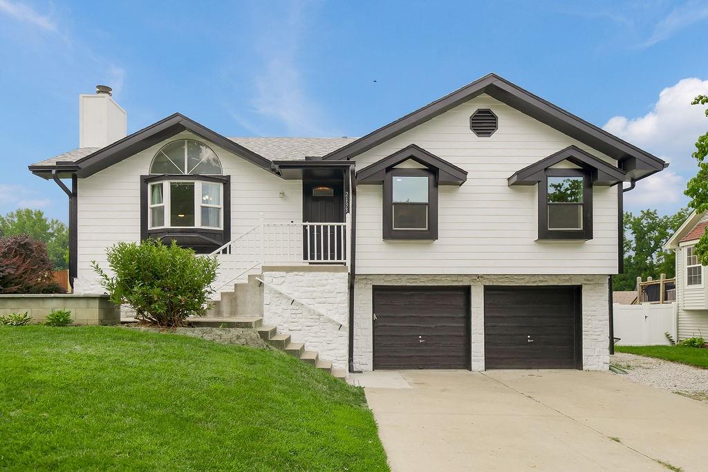 Listing Photo MLS #HMS2633716