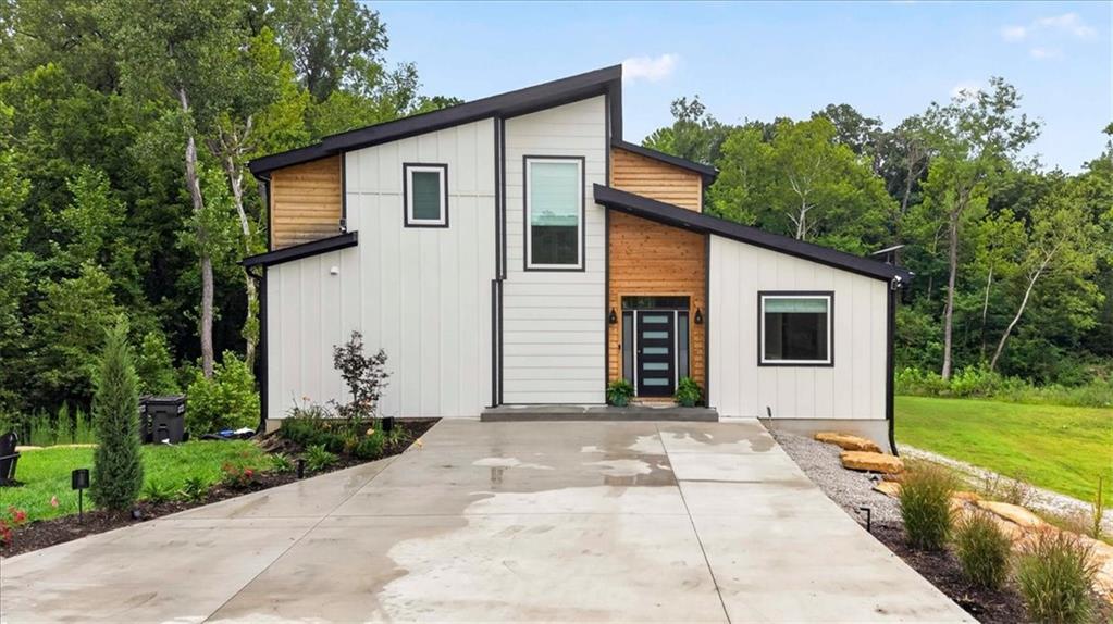 Listing Photo MLS #HMS2635597