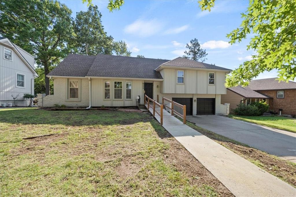 Listing Photo MLS #HMS2637051