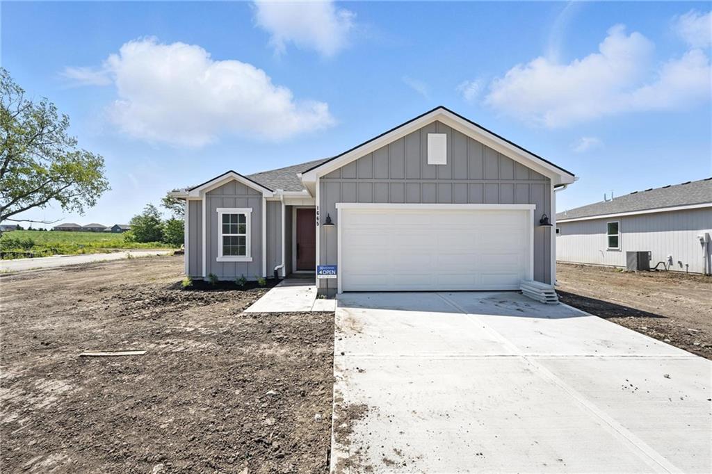 Listing Photo MLS #HMS2637275