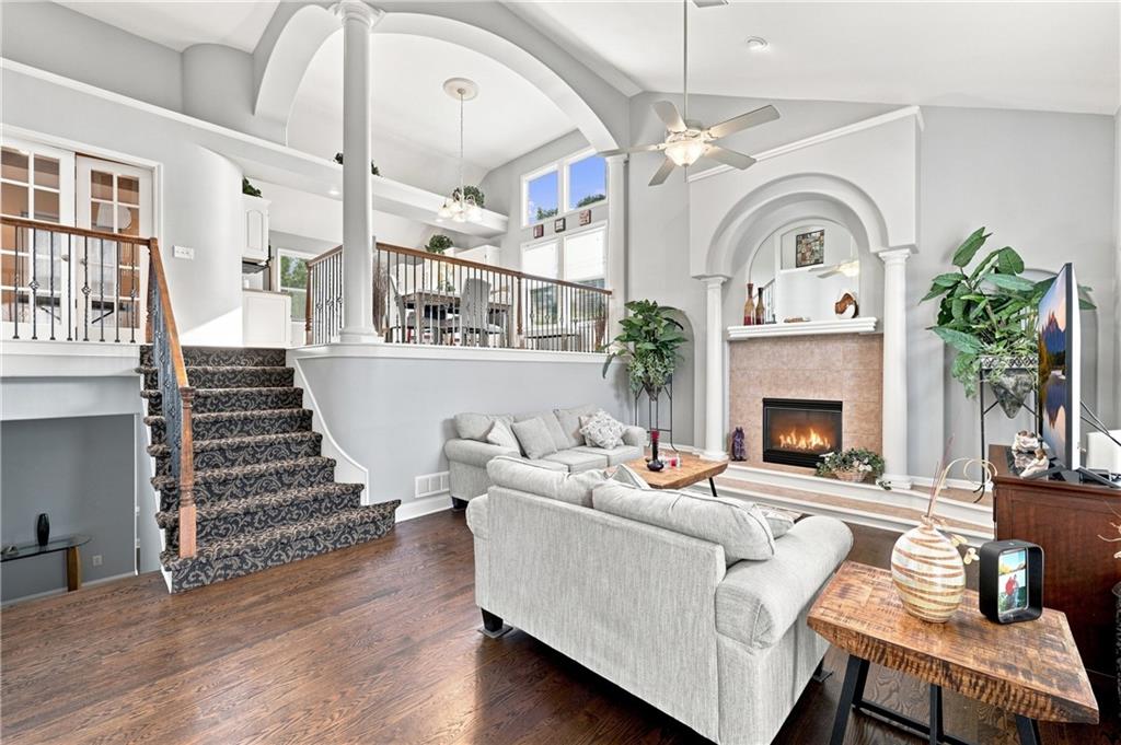 Listing Photo MLS #HMS2638707
