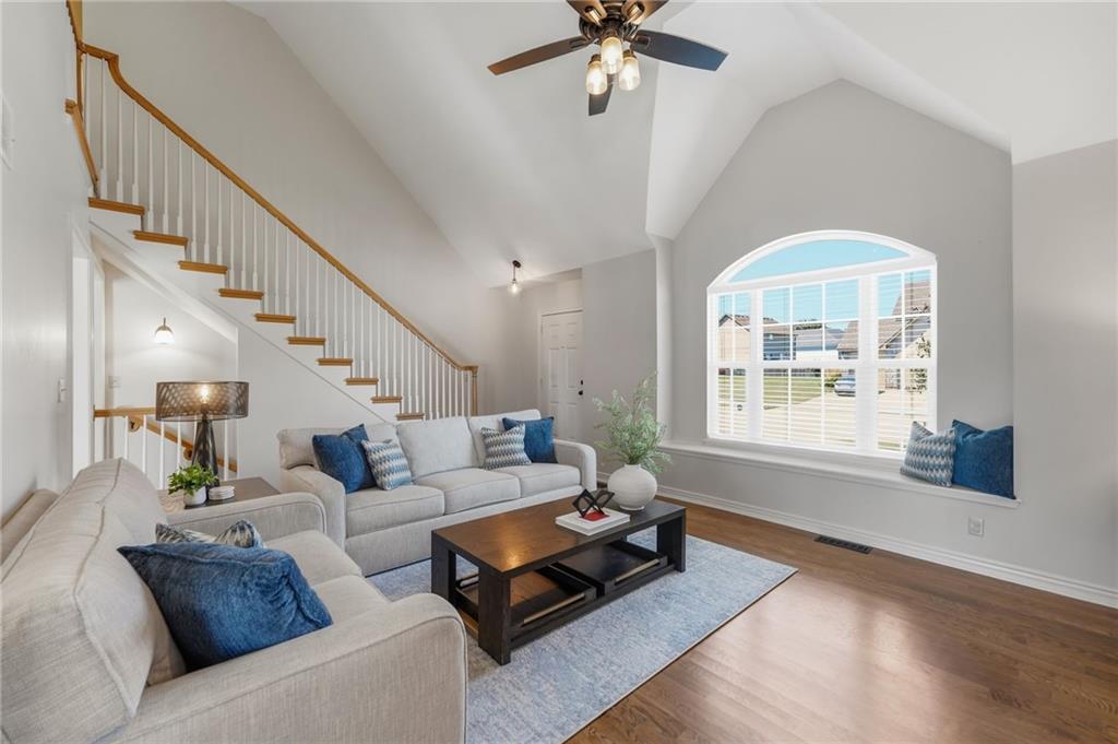 Listing Photo MLS #HMS2639898