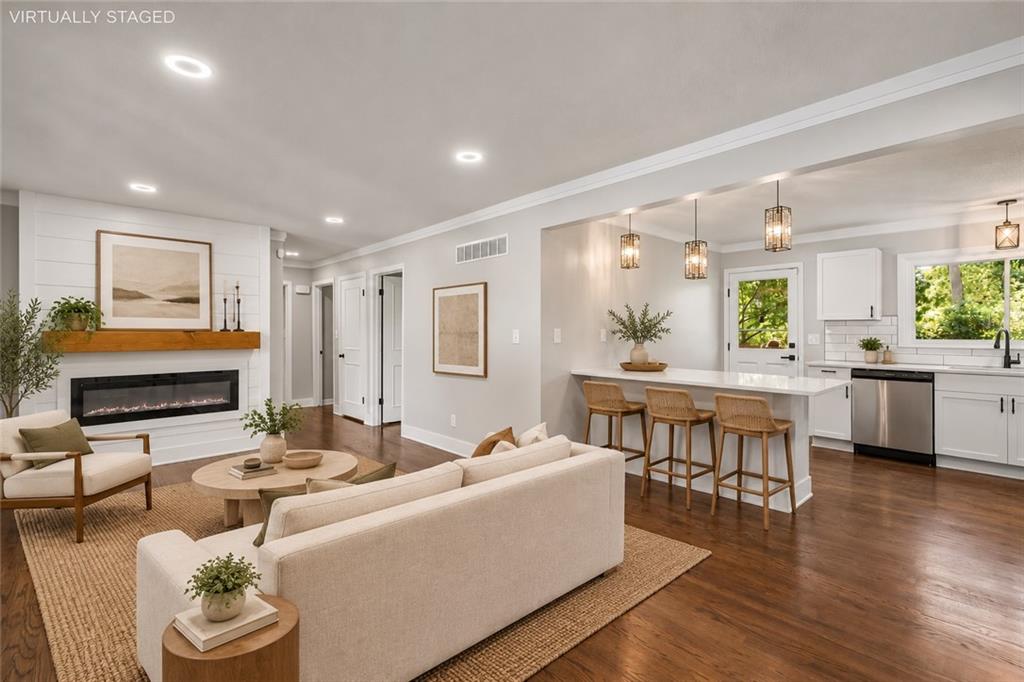 Listing Photo MLS #HMS2640738