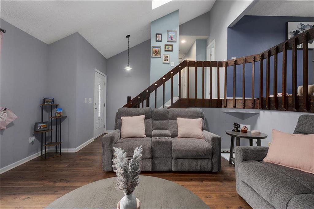 Listing Photo MLS #HMS2643171