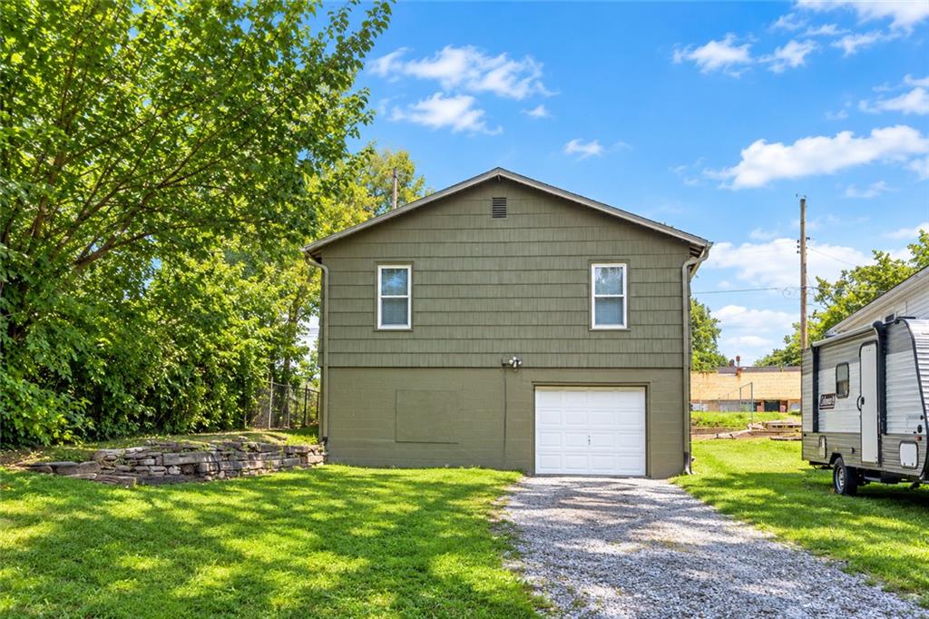 Listing Photo MLS #HMS2644933
