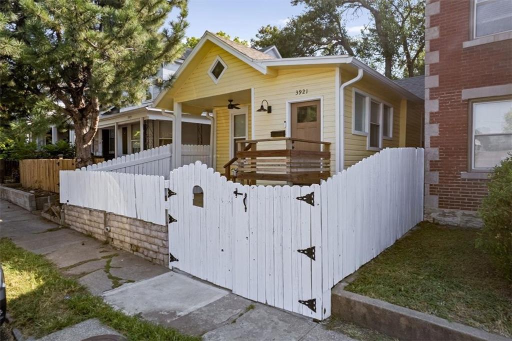 Listing Photo MLS #HMS2645612