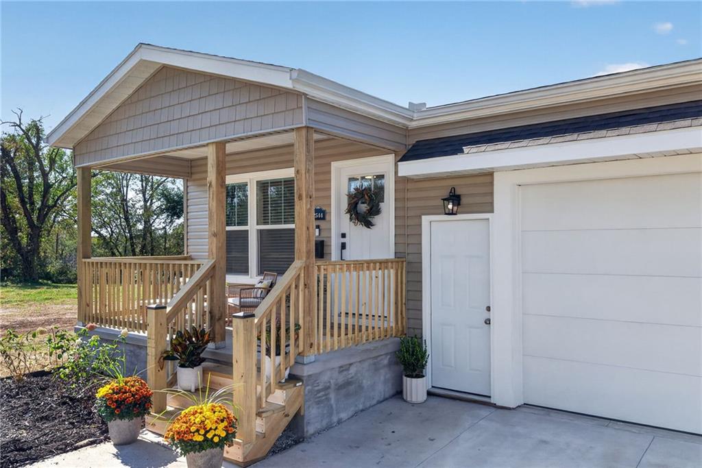 Listing Photo MLS #HMS2646137