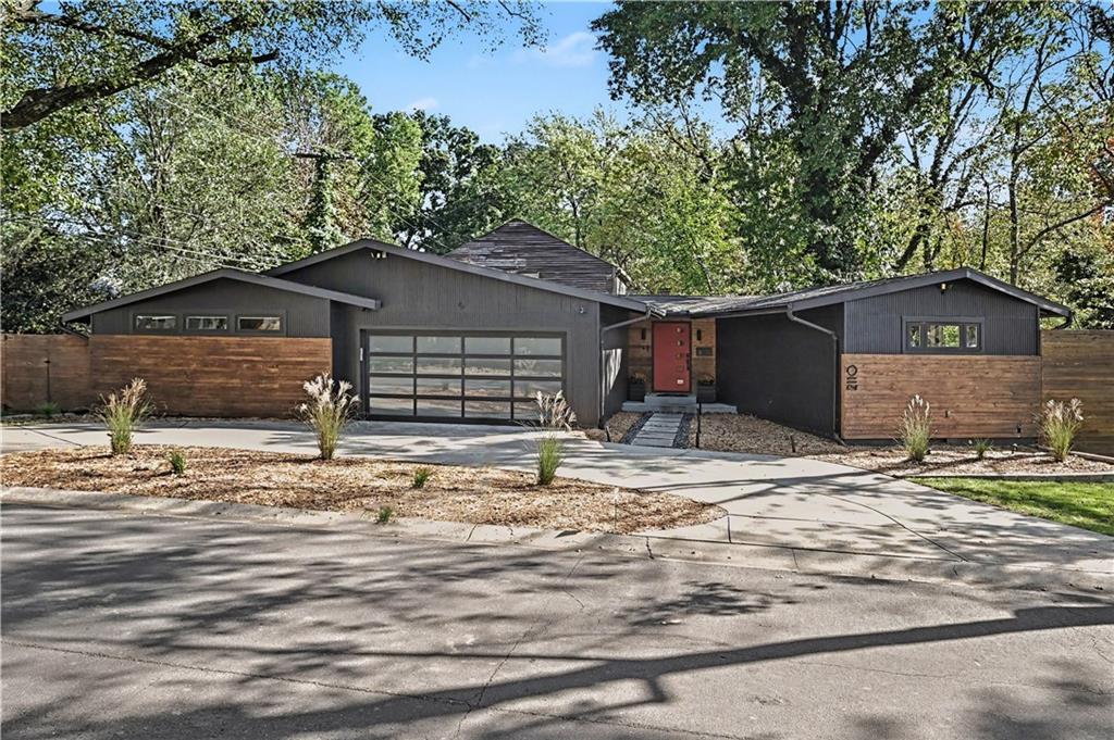 Listing Photo MLS #HMS2647611