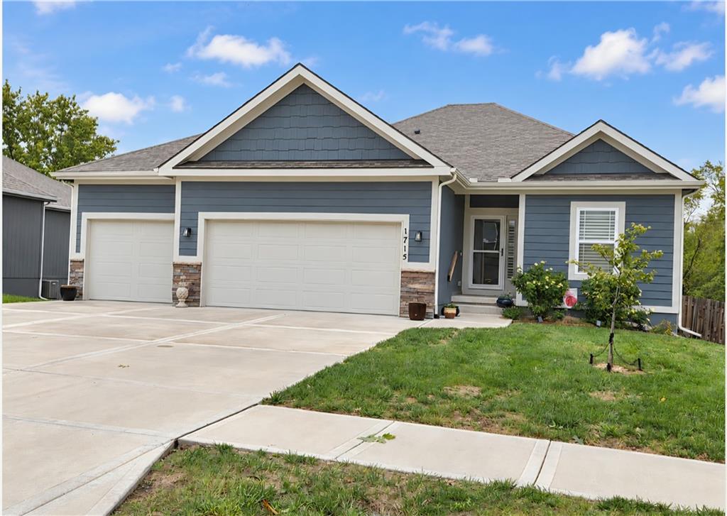 Listing Photo MLS #HMS2649085